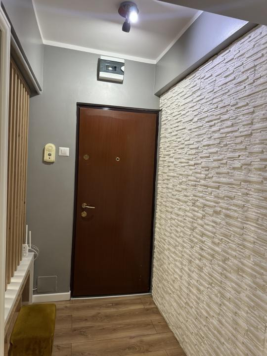 De închiriat – Apartament spațios și luminos