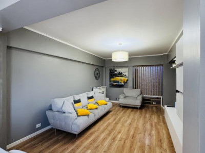 De închiriat – Apartament spațios și luminos