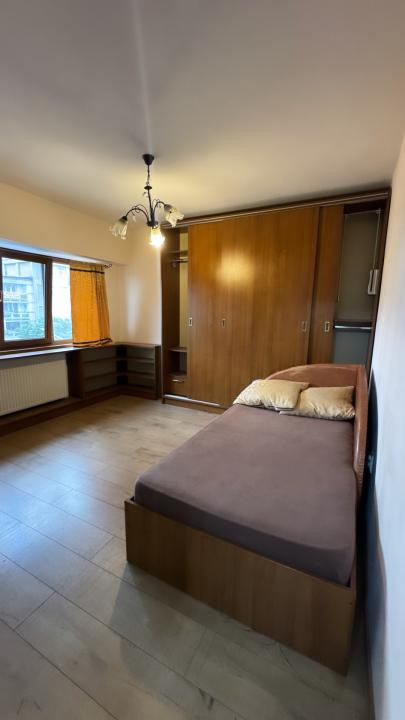 Se închiriază apartament ultracentral.
