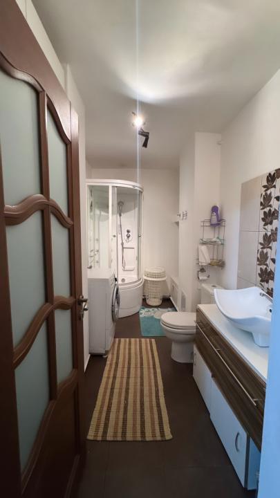 Se închiriază apartament ultracentral.