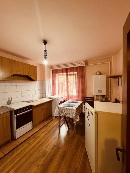 Ultracentral- Garsonieră spațioasă de închiriat.