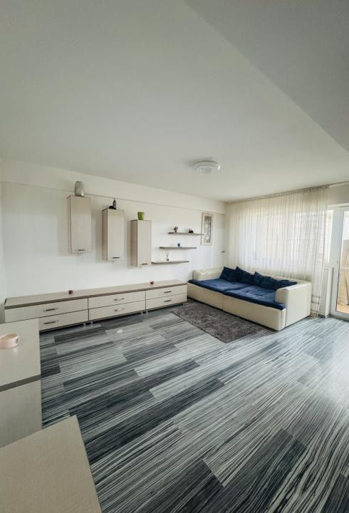 Se vinde- Apartament 3 camere tip duplex . 