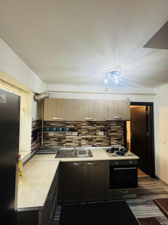 Se vinde- Apartament 3 camere tip duplex . 