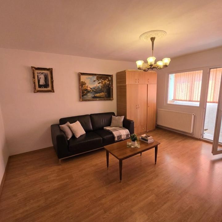 Vânzare | Apartament 4 camere decomandate 