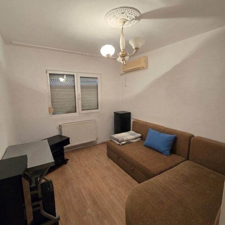 Vânzare | Apartament 4 camere decomandate 