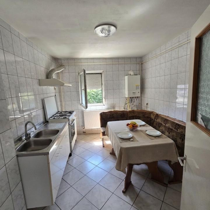 Vânzare | Apartament 4 camere decomandate 