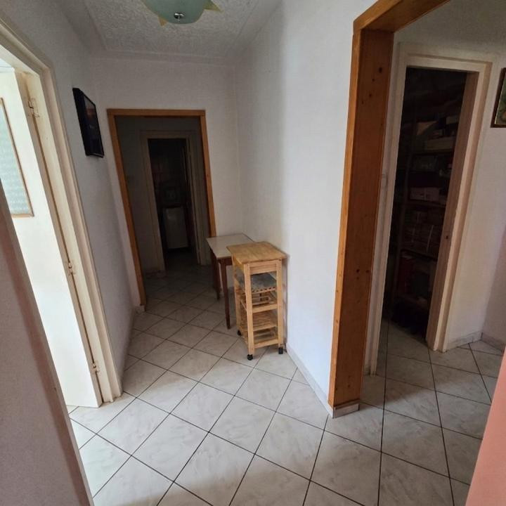Vânzare | Apartament 4 camere decomandate 