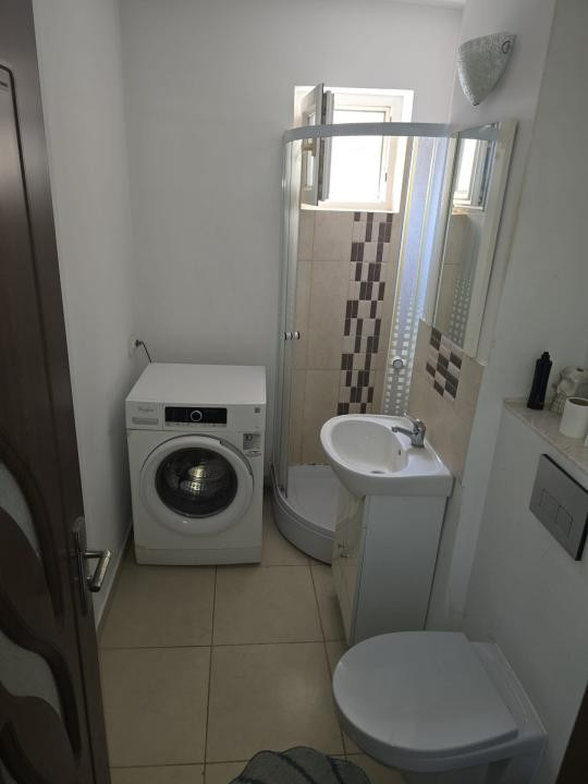 Inchiriez garsoniera confort 1 zona Gara Bacau