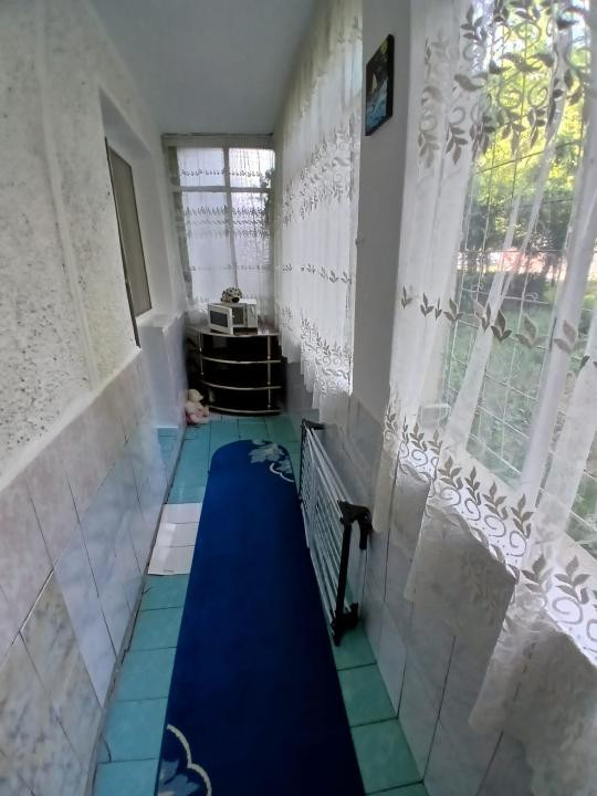 2 camere, Narcisa