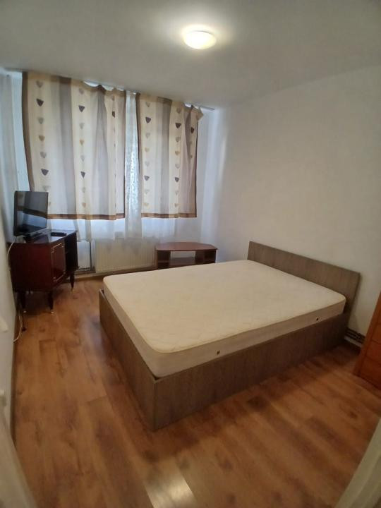 Apartament 2 camere, Cornisa