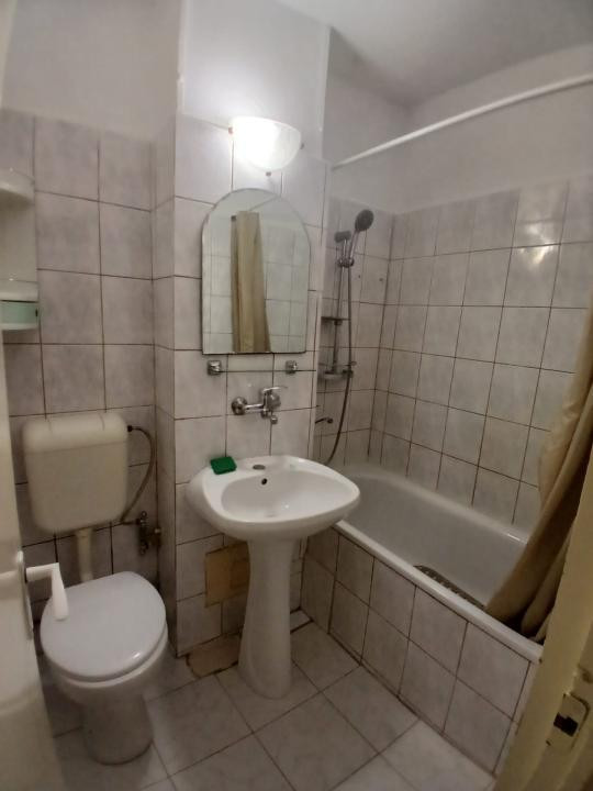 Apartament 2 camere, Cornisa