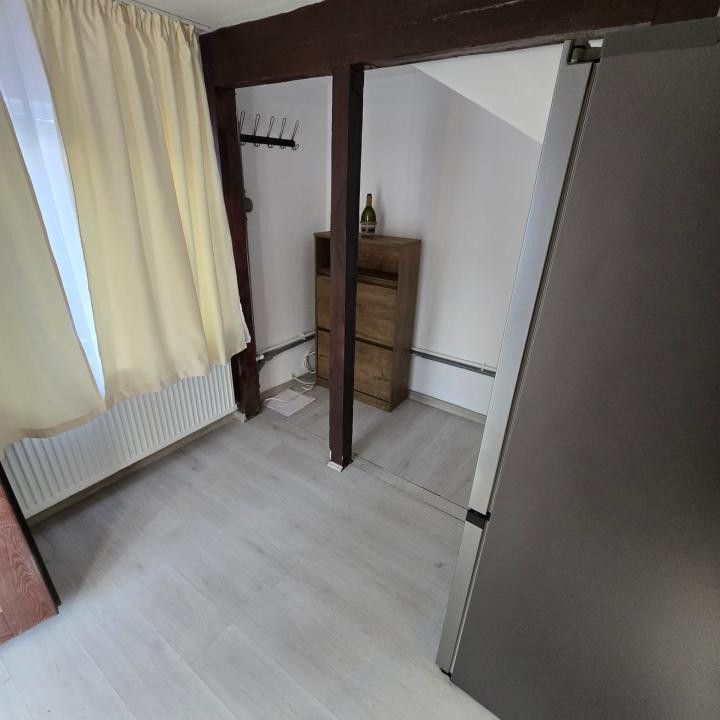 Apartament 2 camere la curte 