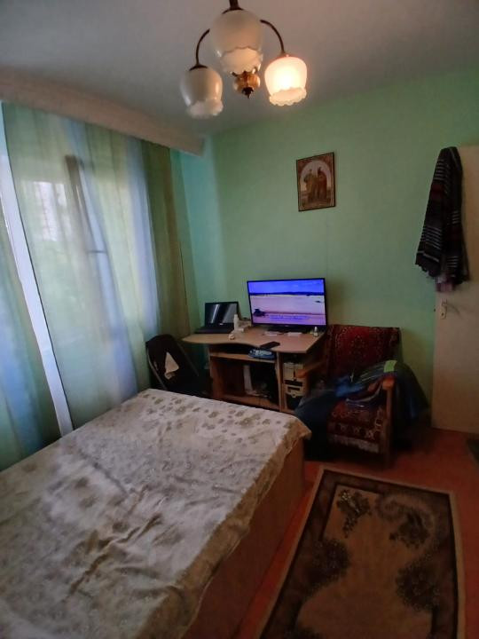 APARTAMENT 3 CAMERE, Pictor Aman