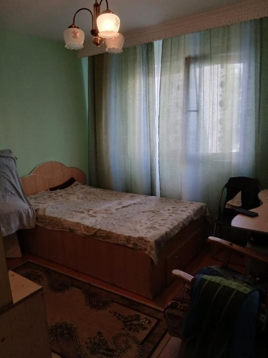 APARTAMENT 3 CAMERE, Pictor Aman