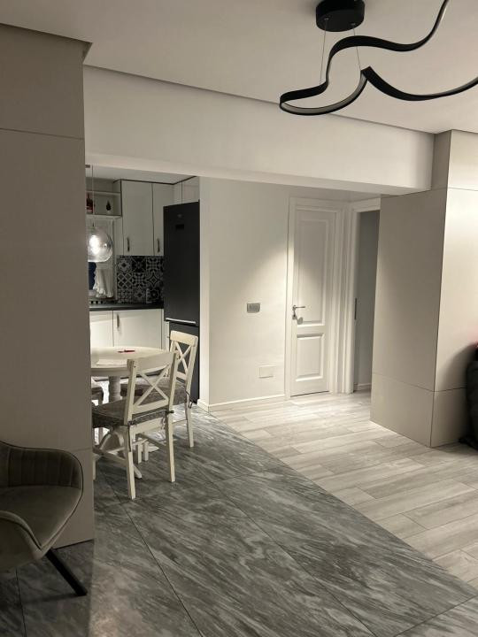 🏡 De închiriat – Apartament modern cu 3 camere | Zona Centrală