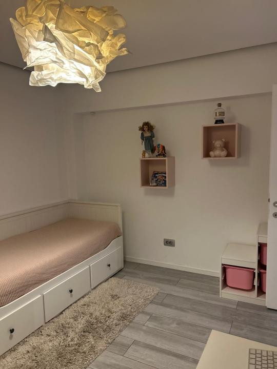 🏡 De închiriat – Apartament modern cu 3 camere | Zona Centrală