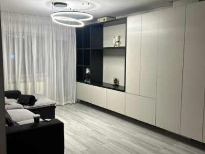 🏡 De închiriat – Apartament modern cu 3 camere | Zona Centrală