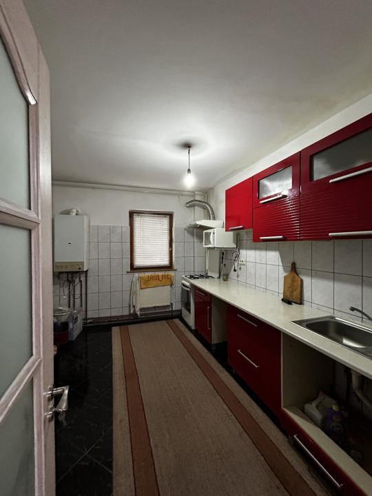 Apartament 3 camere decomandate | 9 Mai