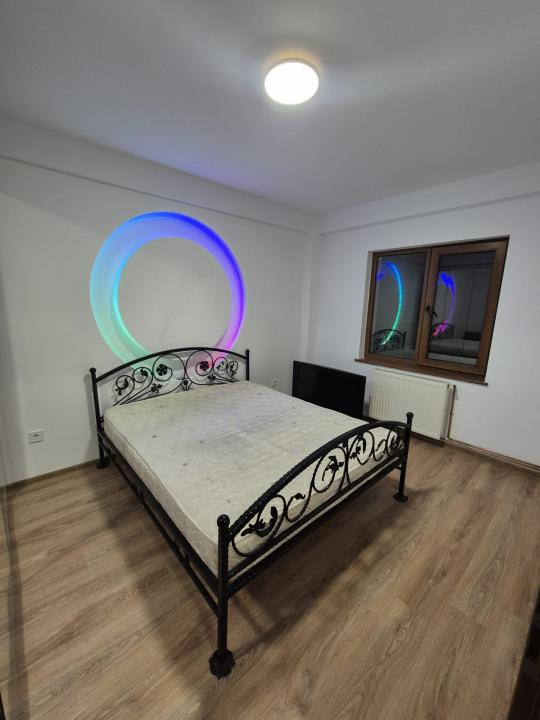 2 camere, Gradina cu Magnolii